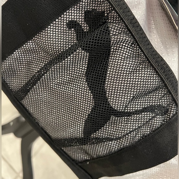 PUMA “JOLT” DUFFLE BAG! 🖤🤍🖤 - Picture 2 of 8